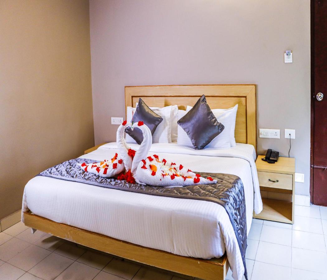 Hotel Vinayaga Tirupur Dış mekan fotoğraf