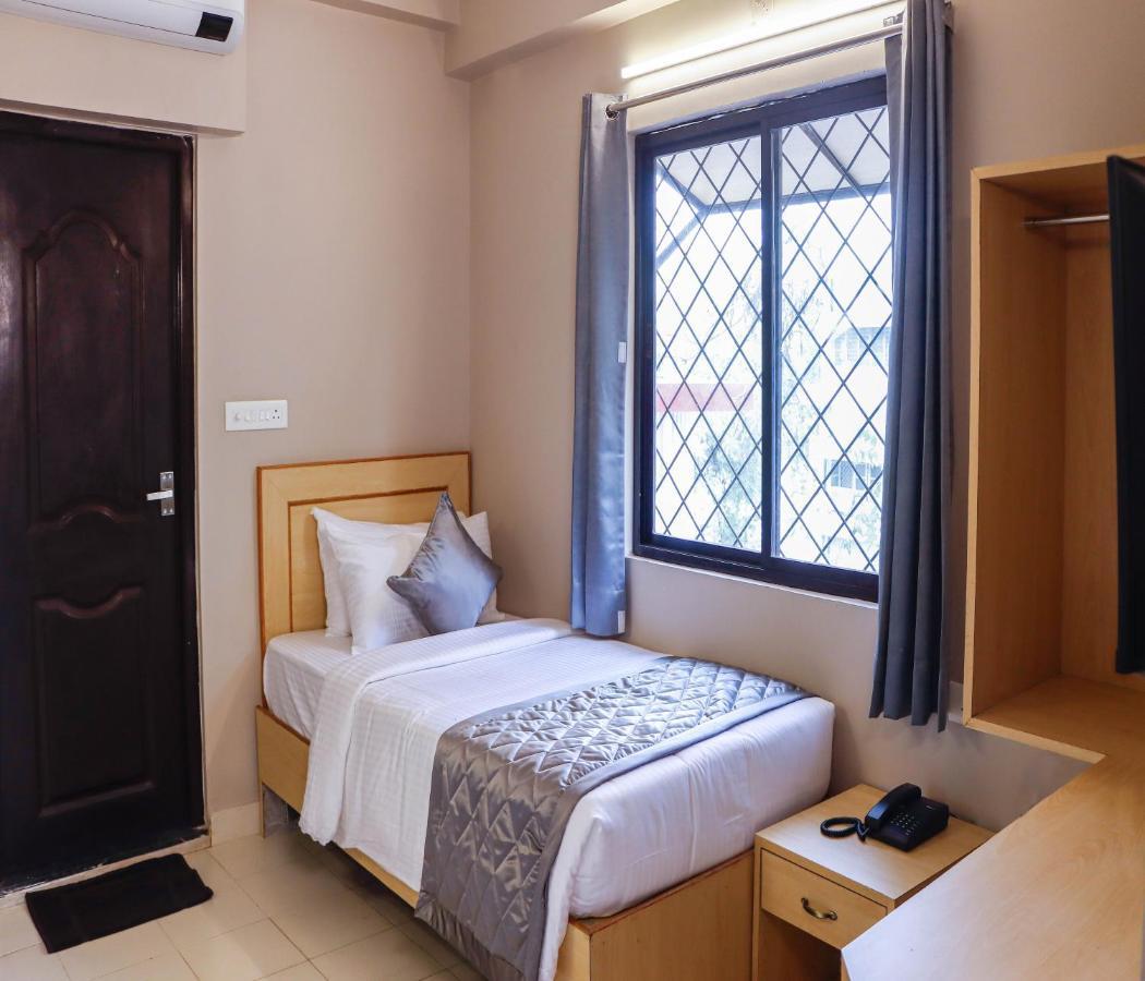 Hotel Vinayaga Tirupur Dış mekan fotoğraf