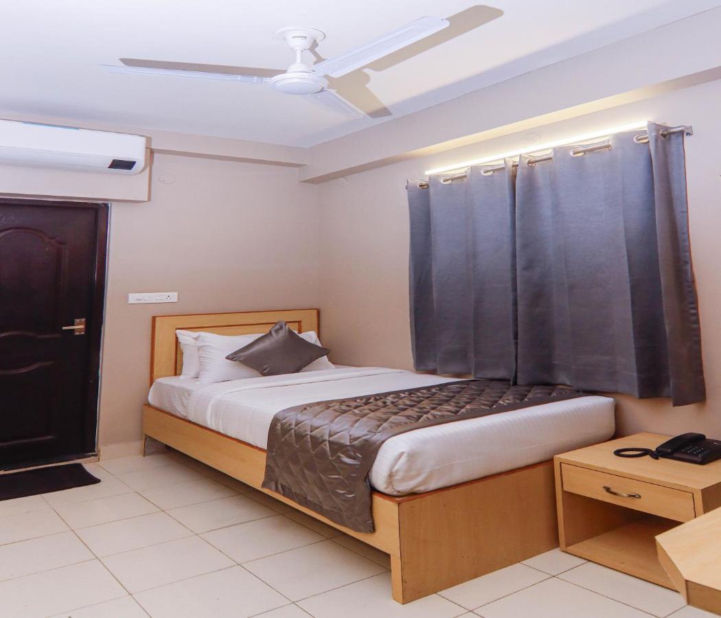 Hotel Vinayaga Tirupur Dış mekan fotoğraf